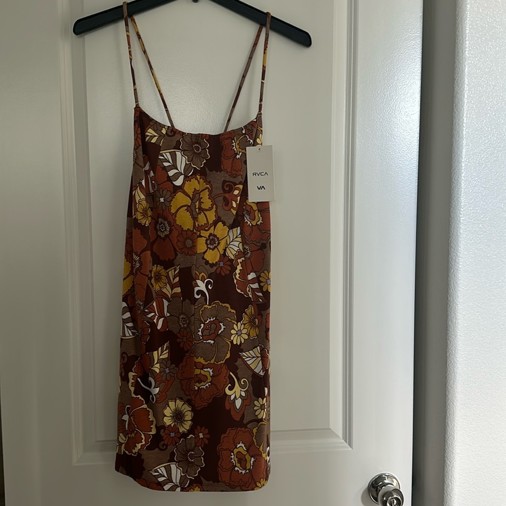 NWT RVCA “Heating up dress” beautiful brown floral mini dress